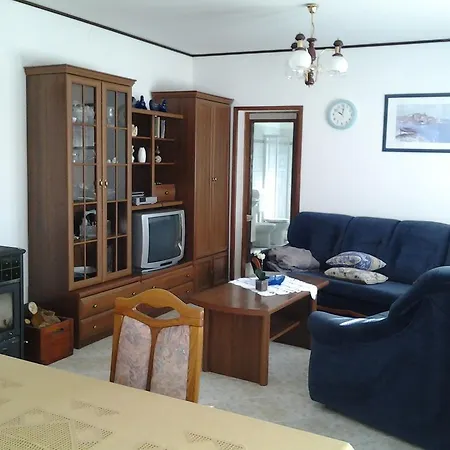 Laura Apartman *