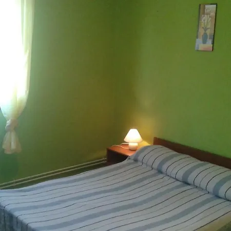Laura Apartment *